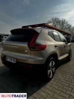 Volvo XC40 2023 1.5 211 KM