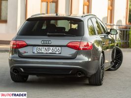 Audi A4 2010 2.7 190 KM