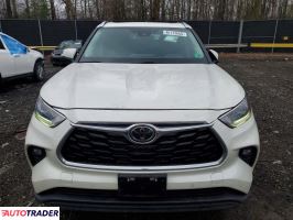 Toyota Highlander 2021 3
