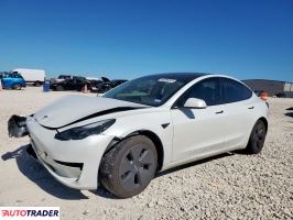 Tesla Model 3 - zobacz ofertę