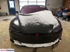 Tesla Model S 2020