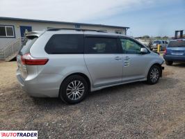 Toyota Sienna 2020 3