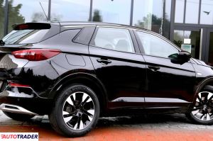 Opel Grandland X 2023 1.2 131 KM