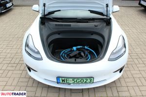 Tesla Model 3 2021 325 KM Tesla Model 3 2021 325 KM