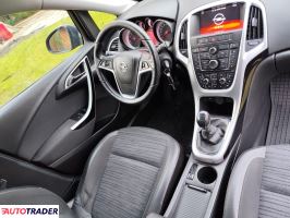 Opel Astra 2014 1.4 120 KM