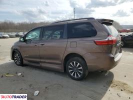 Toyota Sienna 2019 3
