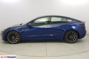 Tesla Model 3 2022 512 KM