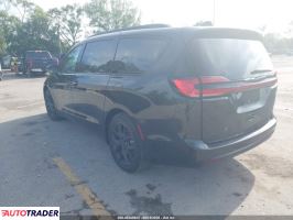Chrysler Pacifica 2023 3