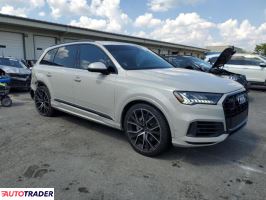 Audi Q7 2021 3