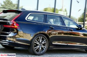 Volvo V90 2023 2.0 310 KM