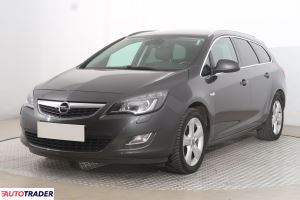 Opel Astra 2011 1.4 138 KM