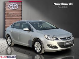 Opel Astra 2018 1.4 140 KM