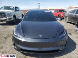 Tesla Model 3 2024