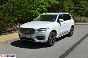 Volvo XC90 2018 2.0 235 KM