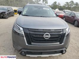 Nissan Pathfinder 2022 3