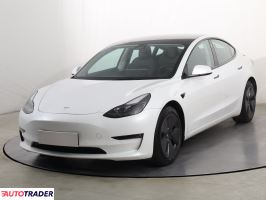 Tesla Model 3 2021 434 KM