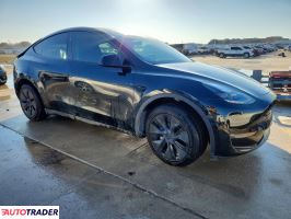 Tesla Model Y 2025