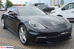 Porsche Panamera 2019 3.0 330 KM