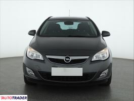 Opel Astra 2011 1.4 138 KM