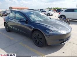 Tesla Model 3 2024