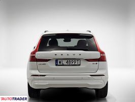 Volvo XC60 2022 2.0 197 KM