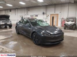 Tesla Model 3 2024