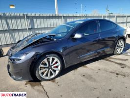 Tesla Model 3 - zobacz ofertę
