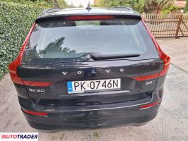 Volvo XC60 2022 2.0 211 KM