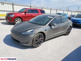 Tesla Model 3 - zobacz ofertę