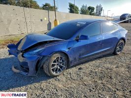 Tesla Model 3 - zobacz ofertę