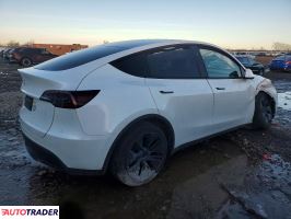 Tesla Model Y 2024