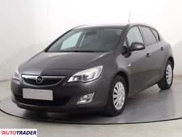 Opel Astra 2011 1.4 118 KM