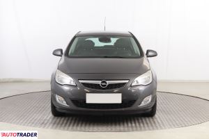 Opel Astra 2010 2.0 158 KM