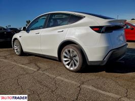 Tesla Model Y 2026