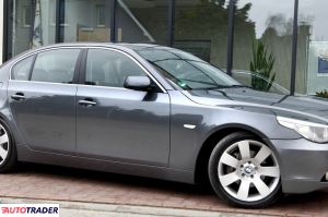 BMW 520 2004 2.2 170 KM