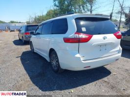 Toyota Sienna 2020 3