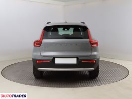 Volvo XC40 2023 1.5 127 KM