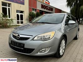Opel Astra 2011 1.4 140 KM