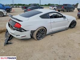 Ford Mustang 2021 5