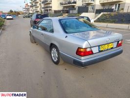 Mercedes W-124 1992 3.2 220 KM