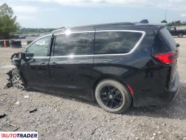 Chrysler Pacifica 2022 3