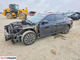 Nissan Altima - zobacz ofertę