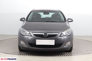 Opel Astra 2011 1.4 138 KM