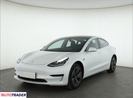 Tesla Model 3 2019 301 KM