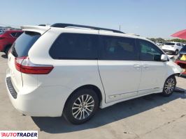 Toyota Sienna 2019 3