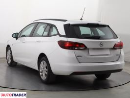 Opel Astra 2018 1.4 123 KM